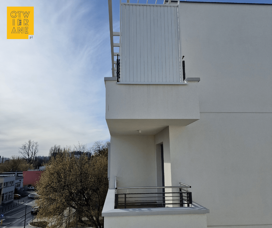 zabudowa balkonu lamelami aluminiowymi