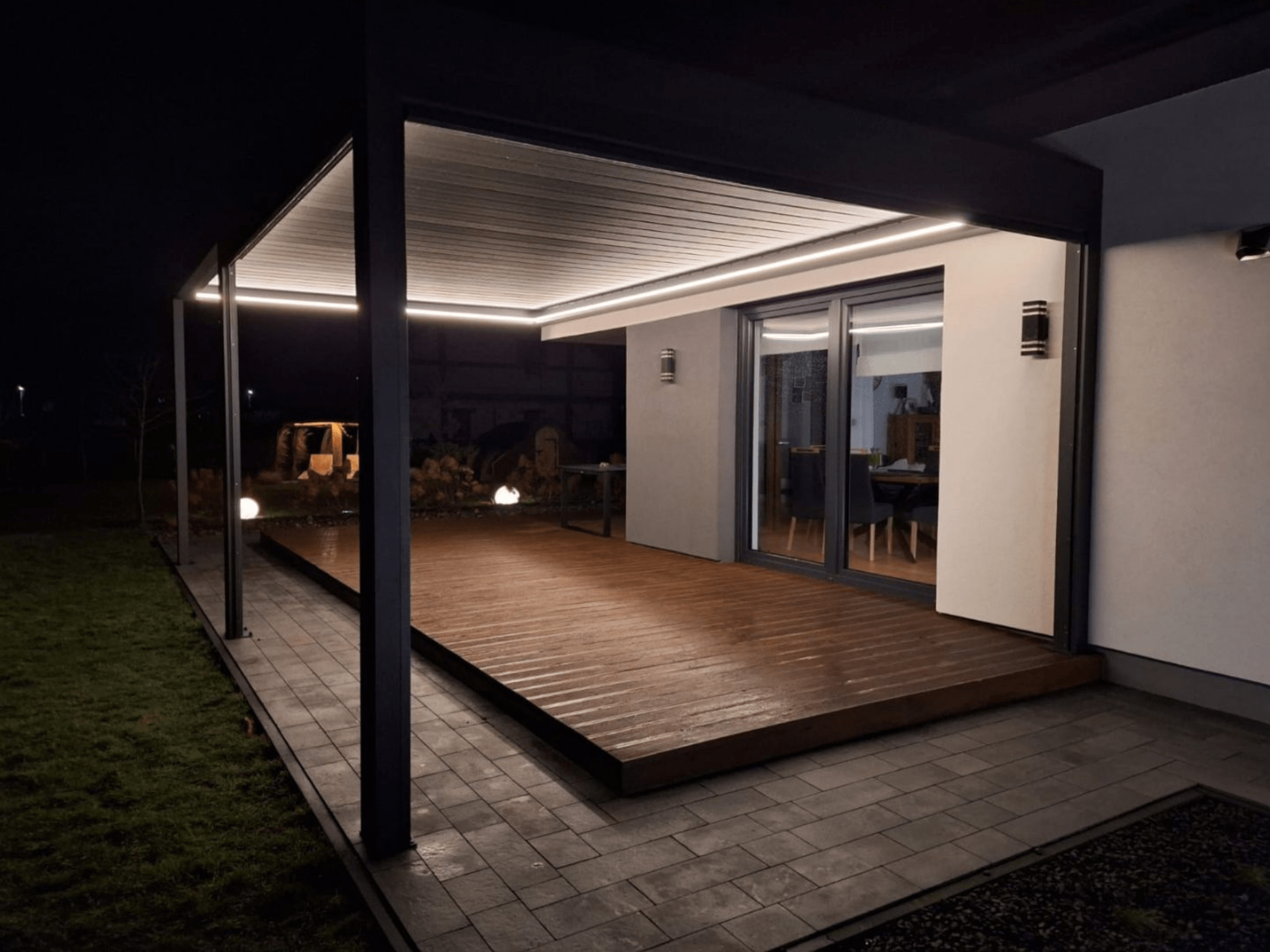 Pergola tarasowa z aluminium z oświetleniem